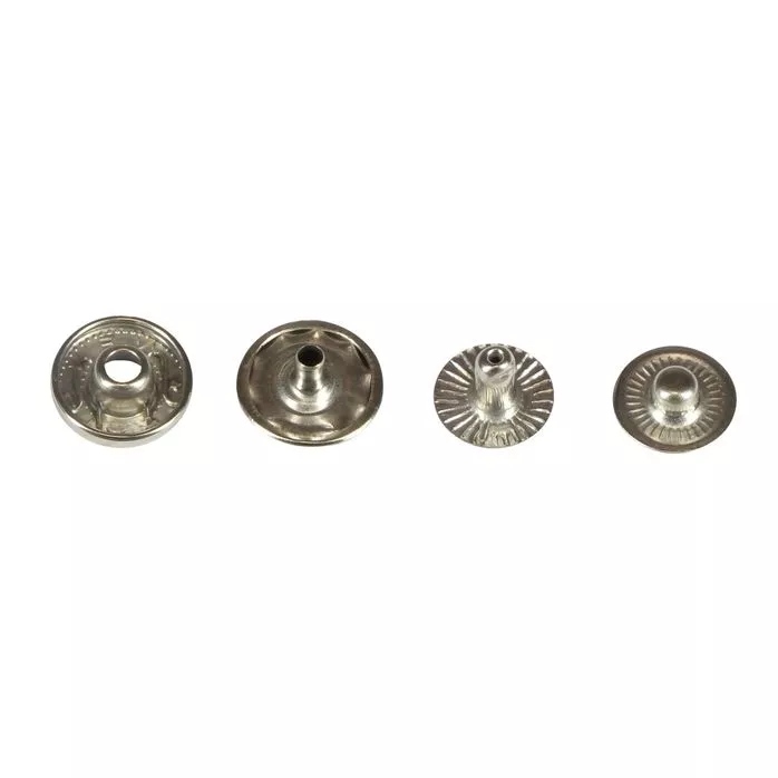 Napy metalowe 12.5mm ALFA
Zatrzask na zapięciu alfa, składa się z dwóch części: zewnętrznej (ozdobnego nitu rurkowego) oraz wewnętrznej (gniazda sprężynowego, w którym mieszczą się sprężynki).